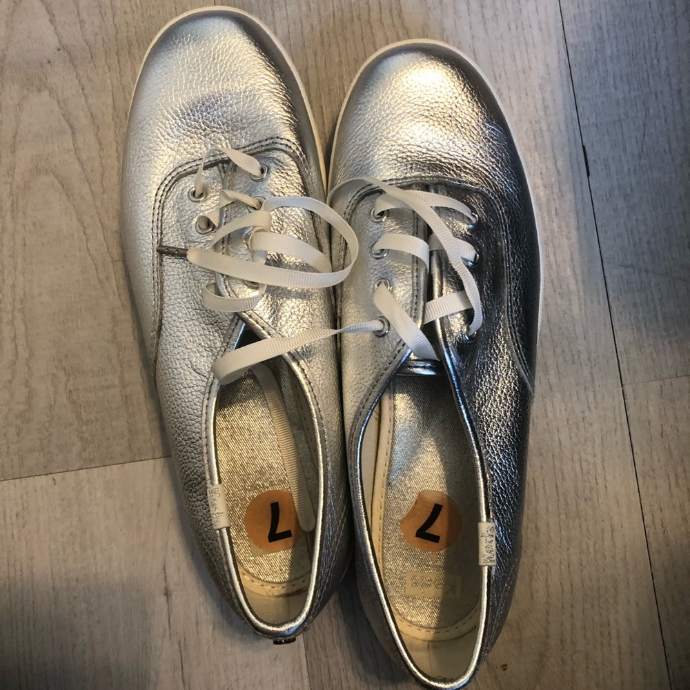 NEW & NEVER WORN SILVER KEDS